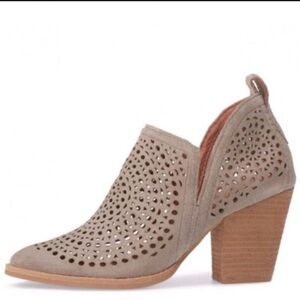 Jeffrey Campbell Rosalee suede perforated Booties sz 10